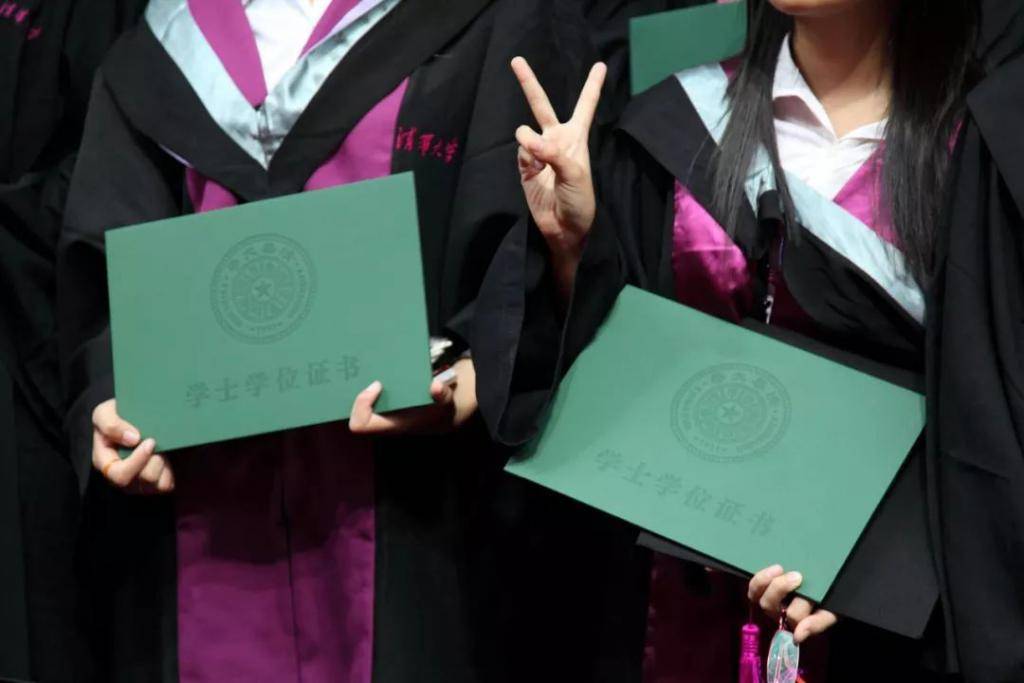 博士学历不该是环卫招聘的唯一标准 博士学历不该是环卫招聘的唯一标准