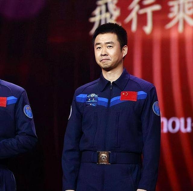 陈冬，赤子之心归祖国 星辰大海续华章