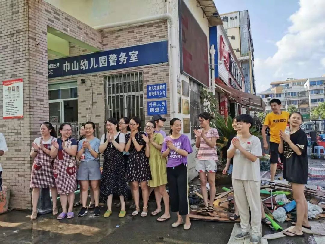 香港灾后重生,火灾废墟上的温暖承诺 香港灾后重生,火灾废墟上的温暖承诺