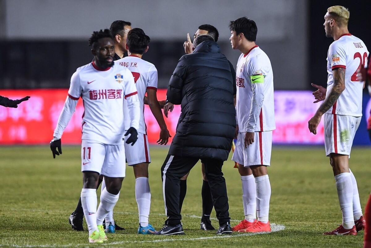 王楚钦缺席WTT多哈冠军赛,伤病阴影下的战略调整与未来挑战 王楚钦缺席WTT多哈冠军赛,伤病阴影下的战略调整与未来挑战