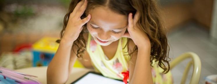 挑战与反思，一场不花钱生活的荒诞实验与人性温度