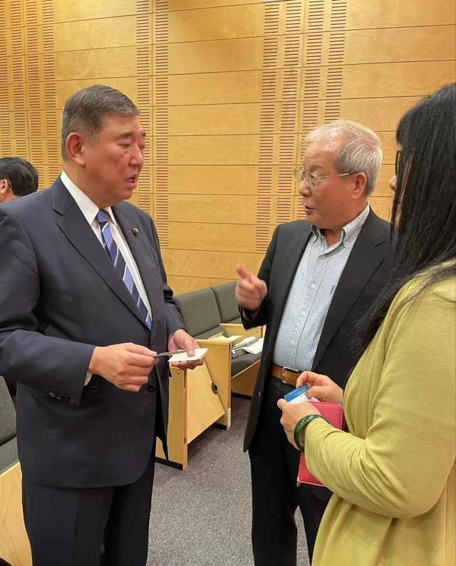 三位日本前首相联合发声,高市早苗面临的政治风暴与未来挑战 三位日本前首相联合发声,高市早苗面临的政治风暴与未来挑战