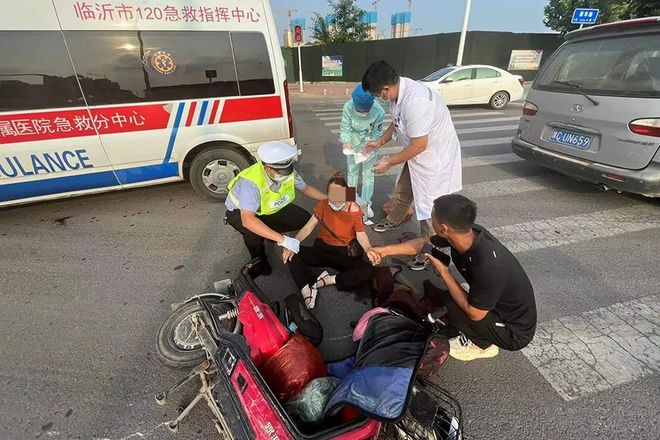 善意之举遇意外,村民搭载老人车祸免于起诉背后的法律启示 善意之举遇意外,村民搭载老人车祸免于起诉背后的法律启示