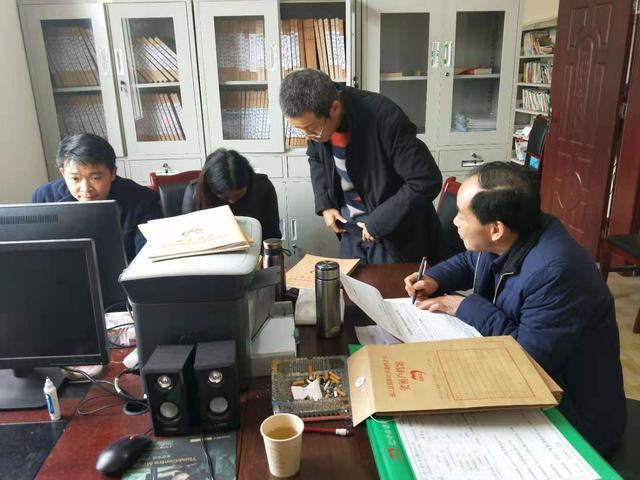 隐私权与公共安全之间的平衡，当怀疑被偷拍时，我们该如何行动？