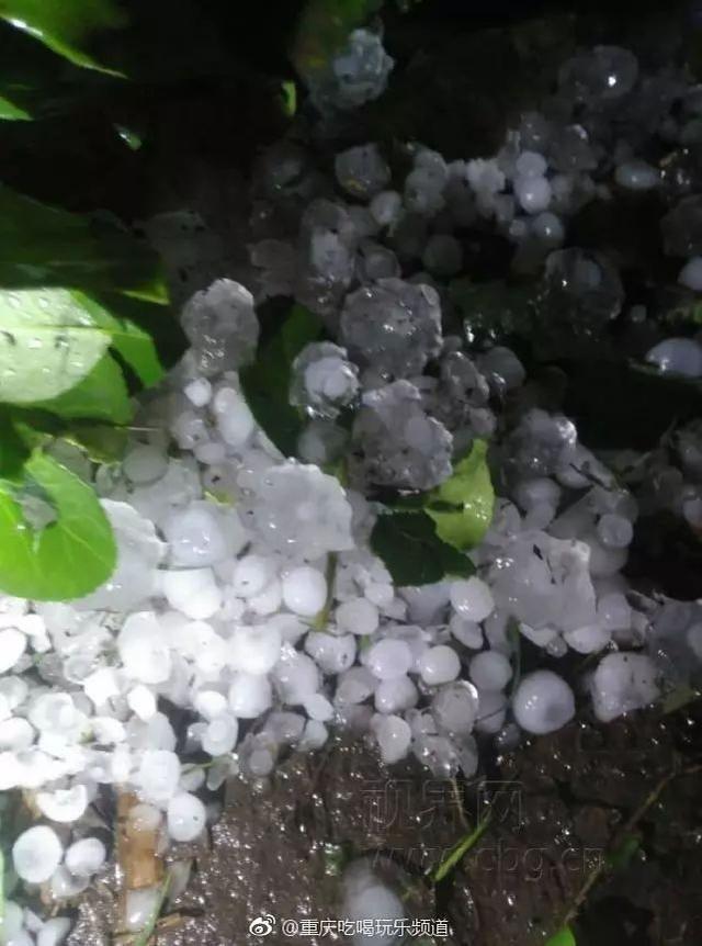 重庆三峡之巅冰雹事件真相，谣言背后的气象科学与公众心理探析