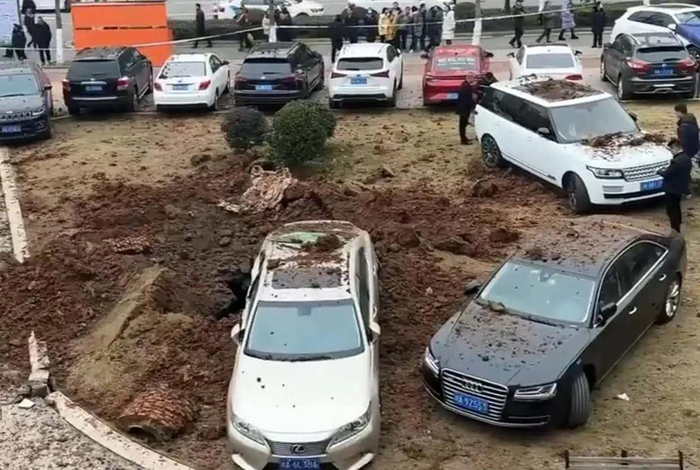 湖南郴州烟花店燃爆惊魂,汽车被炸飞背后的警示 湖南郴州烟花店燃爆惊魂,汽车被炸飞背后的警示