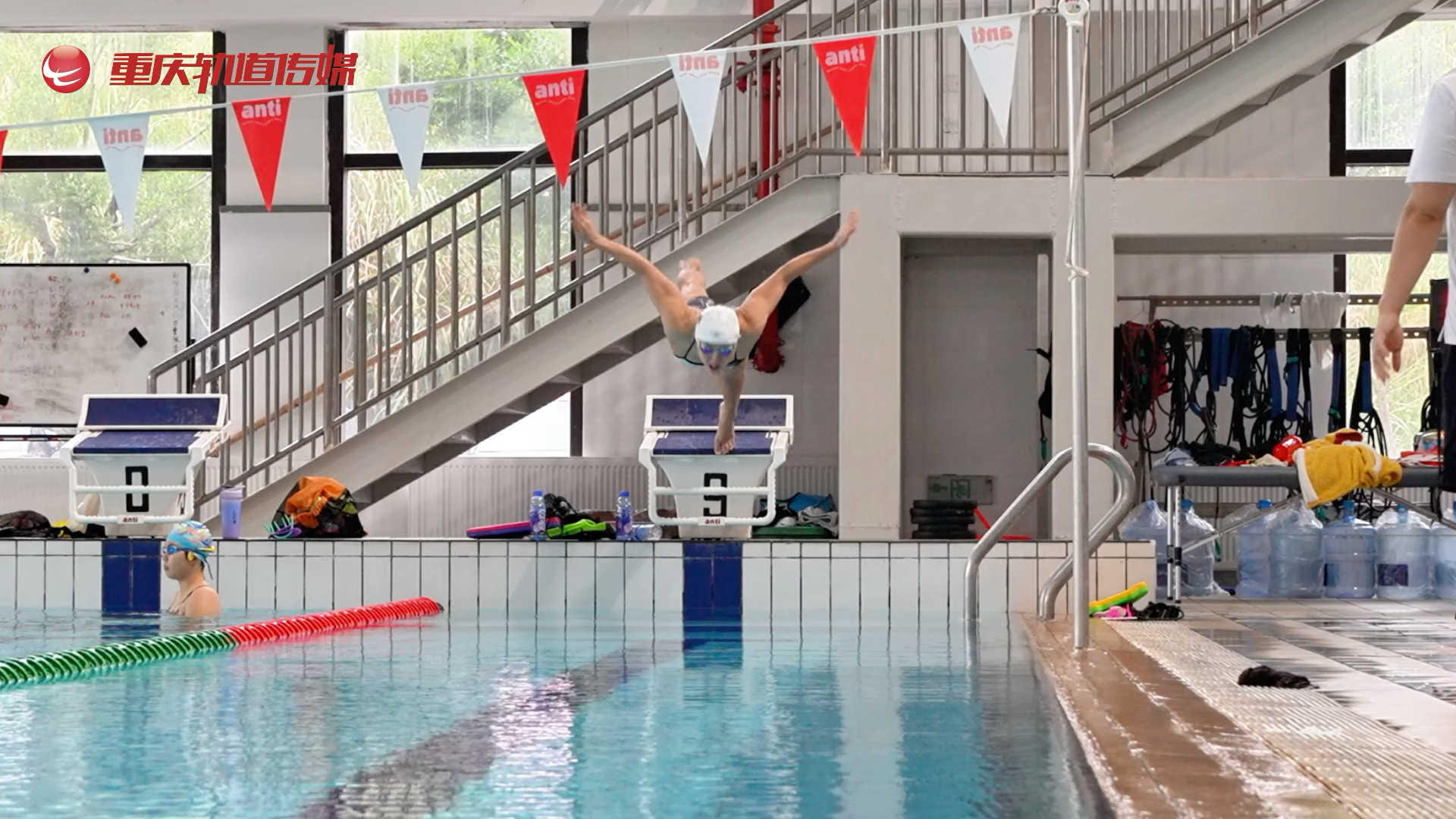 全运会泳池见证新生力量!徐嘉余破纪录夺冠展现中国泳坛未来 全运会泳池见证新生力量!徐嘉余破纪录夺冠展现中国泳坛未来