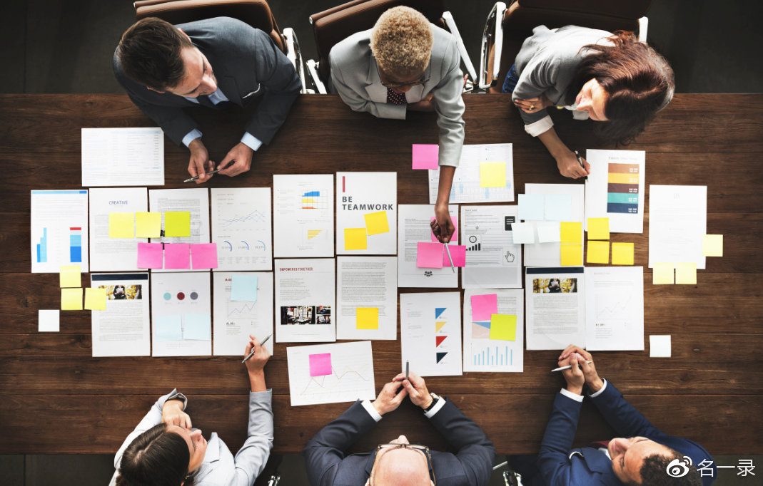 狼队坐式握手,战术创新背后的团队信任危机与舆论狂欢 狼队坐式握手,战术创新背后的团队信任危机与舆论狂欢