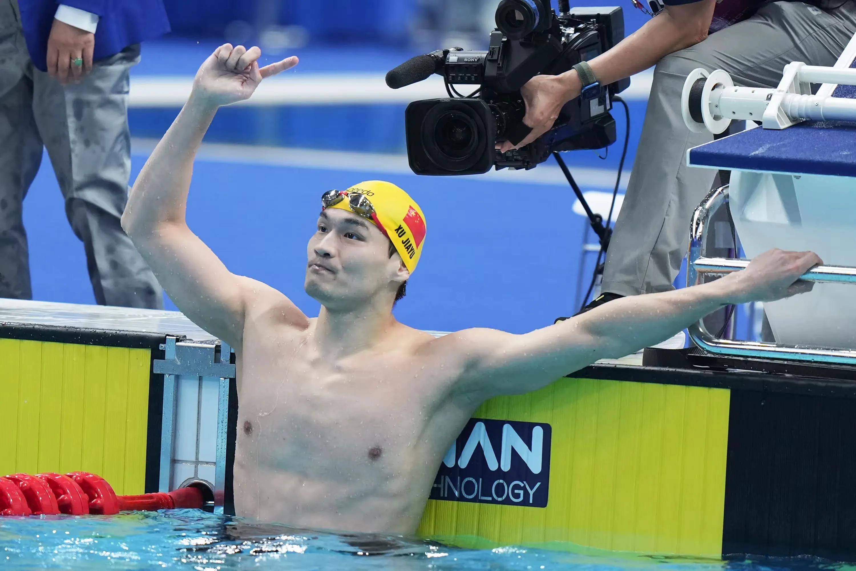 潘展乐全运会50米自由泳破纪录夺铜牌，从默默无闻到泳坛新星的破浪征程