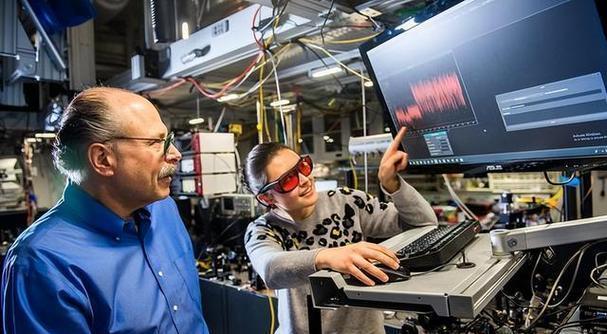 海关数据库突发故障，乌市紧急关闭出入境通道