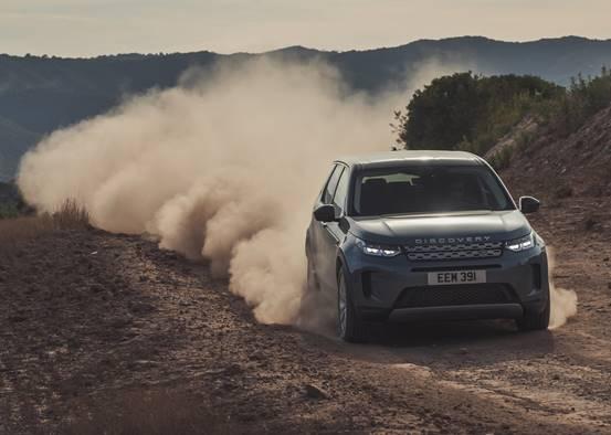 驴友投喂野猴被飞踹，一次惊心动魄的户外探险经历