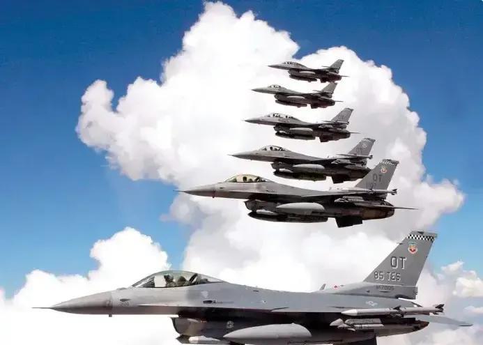 空军新利器震撼亮相!攻击-11隐身攻击机正式列装,战略威慑力飙升 空军新利器震撼亮相!攻击-11隐身攻击机正式列装,战略威慑力飙升