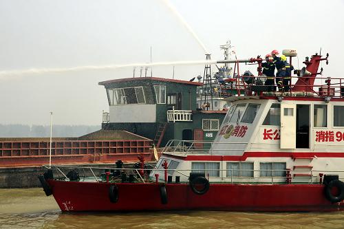 航行警告,刘公岛东部水域实弹射击演习的航道安全博弈 航行警告,刘公岛东部水域实弹射击演习的航道安全博弈