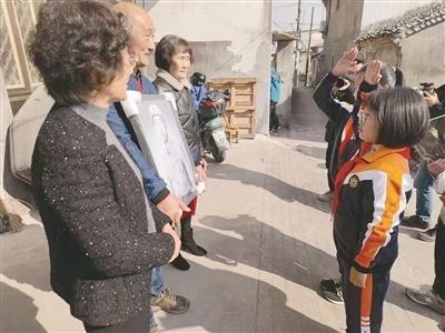 跨越时空的致敬，周润发时隔十年再颁最佳衣品，权志龙如何用时尚书写新传奇？