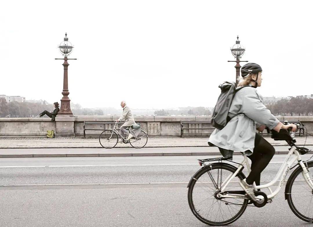 车轮上的孝心,61岁儿子用汽车载百岁父亲晨练二十载 车轮上的孝心,61岁儿子用汽车载百岁父亲晨练二十载