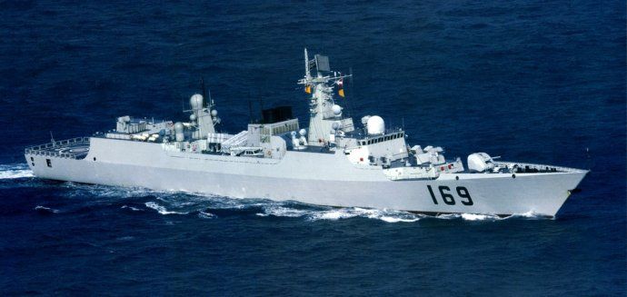 无人机航母时代，四川舰的革新之路与战略价值探析