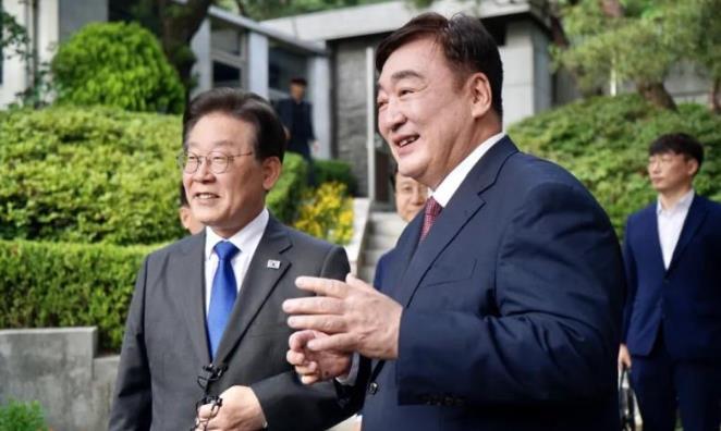 解放军严正警告日本,东海局势的深层博弈与战略警示 解放军严正警告日本,东海局势的深层博弈与战略警示