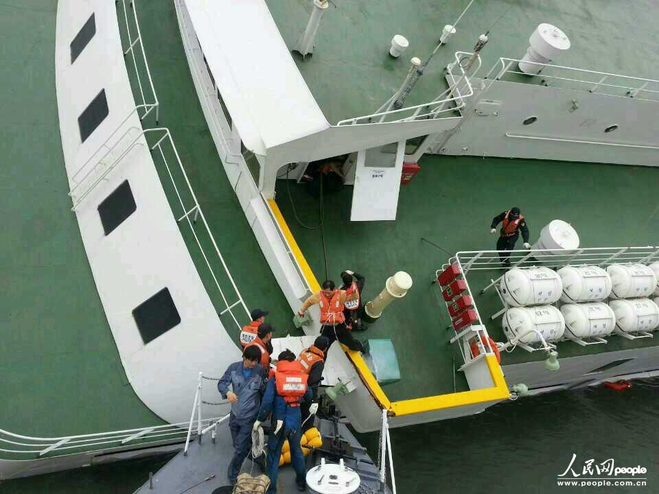 惊涛骇浪中的生命接力，韩国客轮260人全员安全脱险纪实