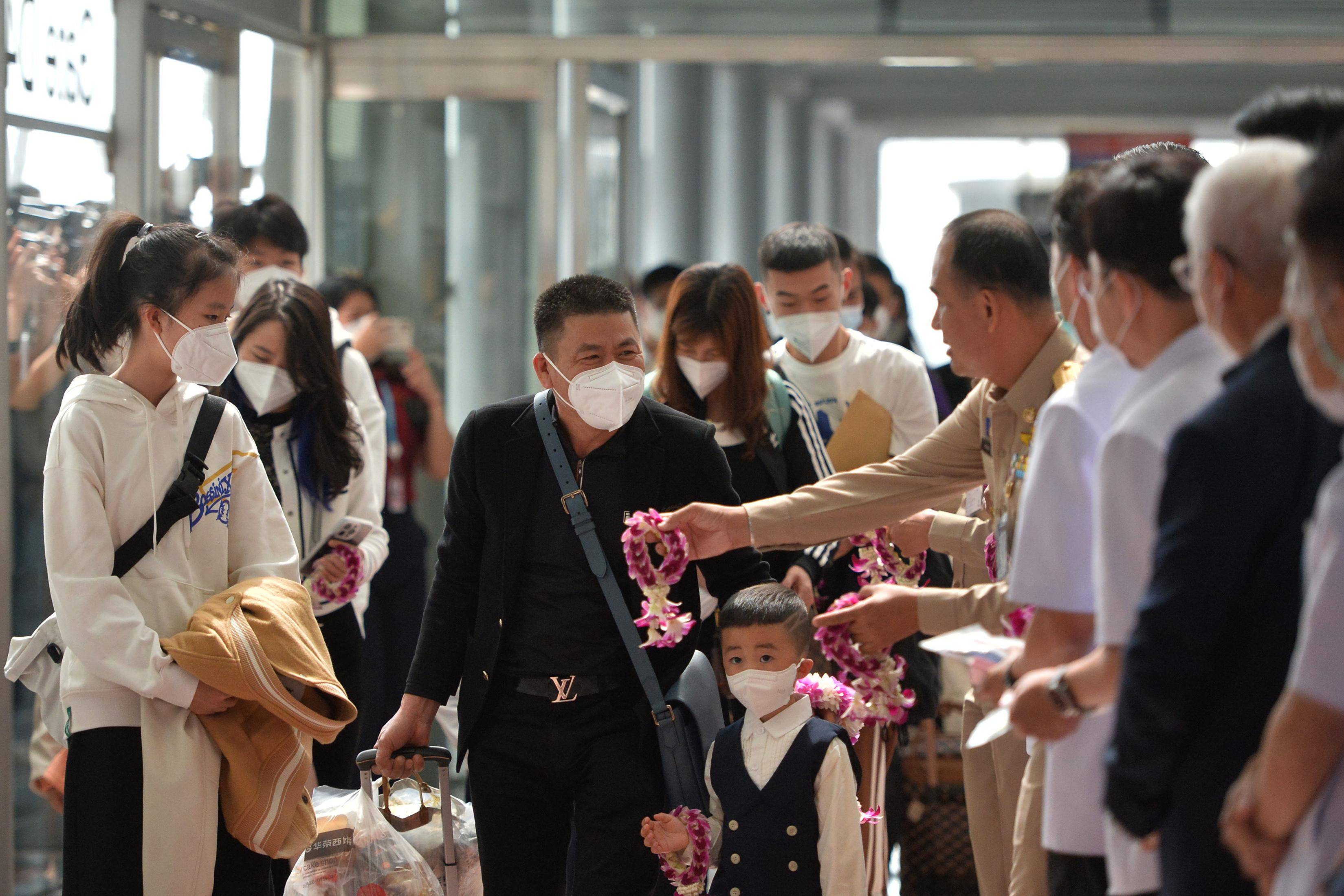 泰王夫妇访华行程亮点,机场迎接仪式展现中泰友好新篇章 泰王夫妇访华行程亮点,机场迎接仪式展现中泰友好新篇章
