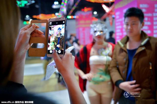 六指AI，数字超模革命中的行业救赎与人性困境