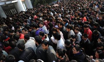 百里挑一的战场，国考热背后的就业博弈与时代选择