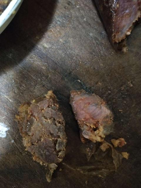 猪肉记号笔下的焦虑时代，一场荒诞的亲子保卫战