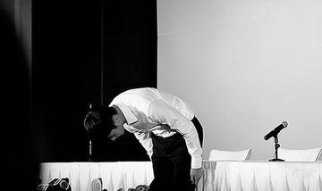 许昕,在聚光灯下道歉,照亮人生的裂缝 许昕,在聚光灯下道歉,照亮人生的裂缝