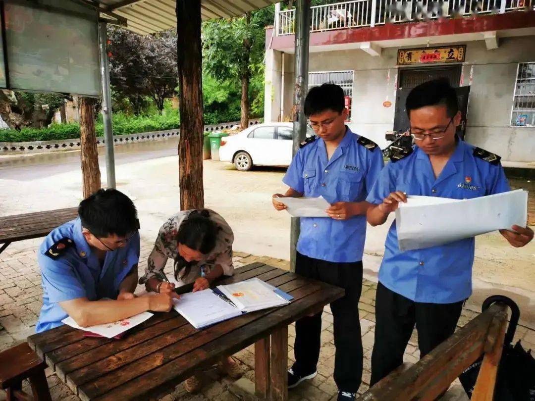 纽约市新举措，市长力推带盖垃圾桶，掀起城市清洁革命