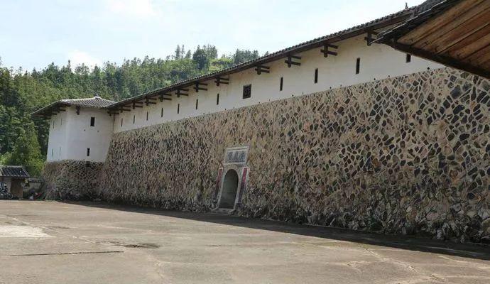 风中奇迹,四万元现金随风而起,千人接力寻金记 风中奇迹,四万元现金随风而起,千人接力寻金记