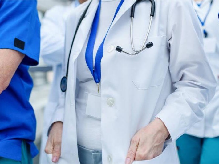 辣得过火!少年狂食超辣火鸡面竟引发十二指肠穿孔,医生,这种挑战要不得! 辣得过火!少年狂食超辣火鸡面竟引发十二指肠穿孔,医生,这种挑战要不得!