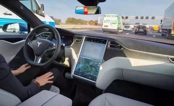 特斯拉核心叛逃背后的组织困局，当创新激情遭遇管理悖论