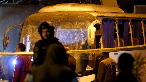 中国游客埃及遇险事件，一张照片引发的跨国救援与反思