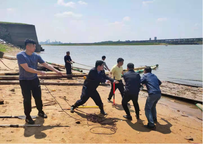 毕节水域惊现非法捕捞乱象,千米渔网围困生态危机,谁在破坏自然平衡? 毕节水域惊现非法捕捞乱象,千米渔网围困生态危机,谁在破坏自然平衡?