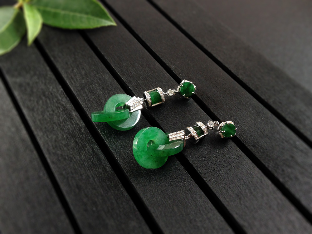 3000元翡翠耳环背后的温暖,一件毛衣引发的城市善意涟漪 3000元翡翠耳环背后的温暖,一件毛衣引发的城市善意涟漪