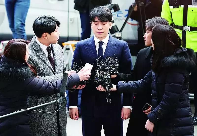 韩国检方要求对朴槿惠闺蜜金建希判处15年刑期，腐败案审判折射韩国政商关系裂痕