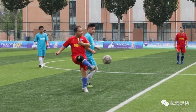 异国酒局变暴力冲突,巴西足球小将泰酒吧醉酒拒付引发群体事件 异国酒局变暴力冲突,巴西足球小将泰酒吧醉酒拒付引发群体事件