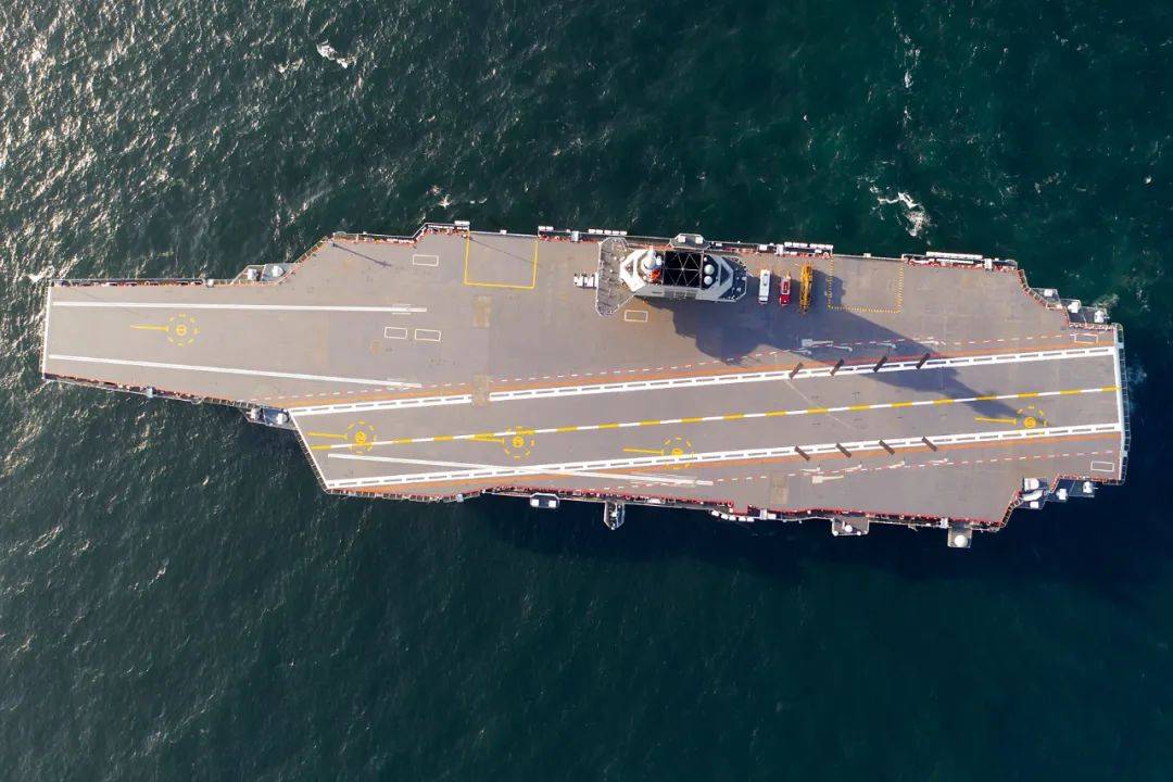 中国空中航母首飞成功，改写全球无人机竞争格局的科技突围