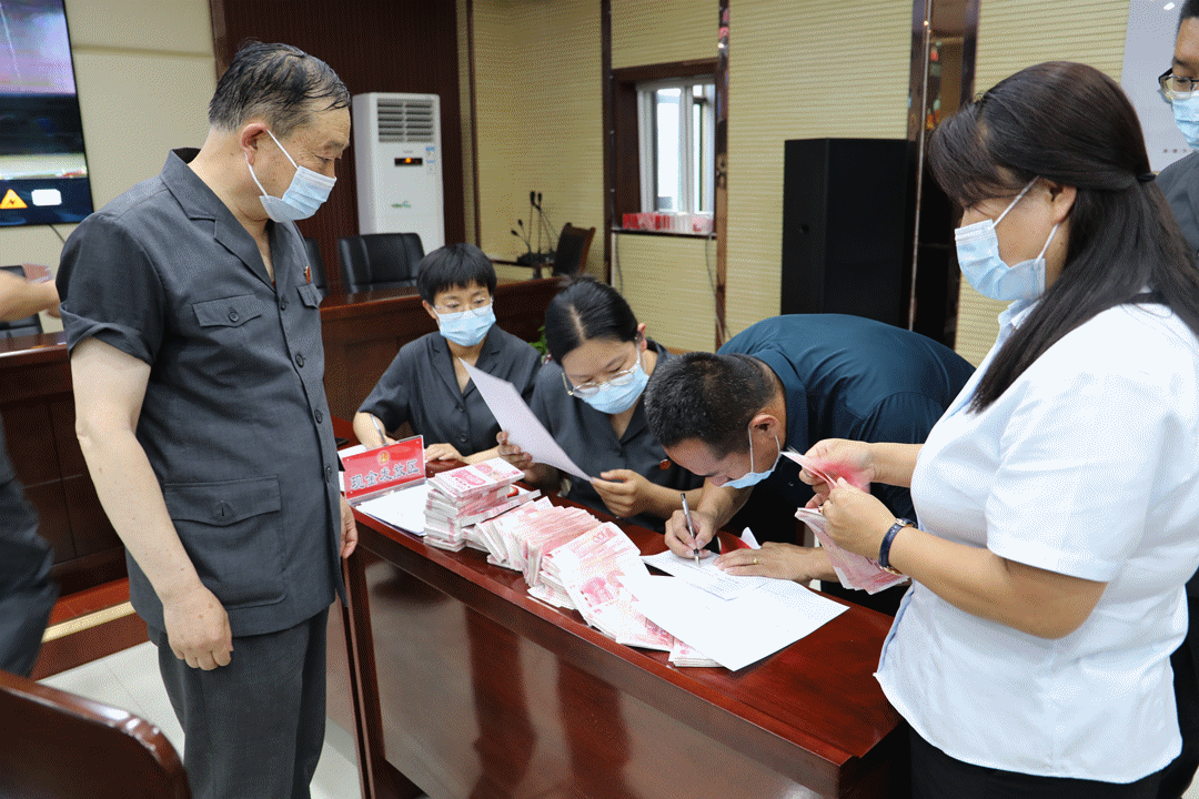 嘎子谢孟伟夫妇债务再添新案!797万执行引热议,明星光环能否抵得过法律铁拳? 嘎子谢孟伟夫妇债务再添新案!797万执行引热议,明星光环能否抵得过法律铁拳?