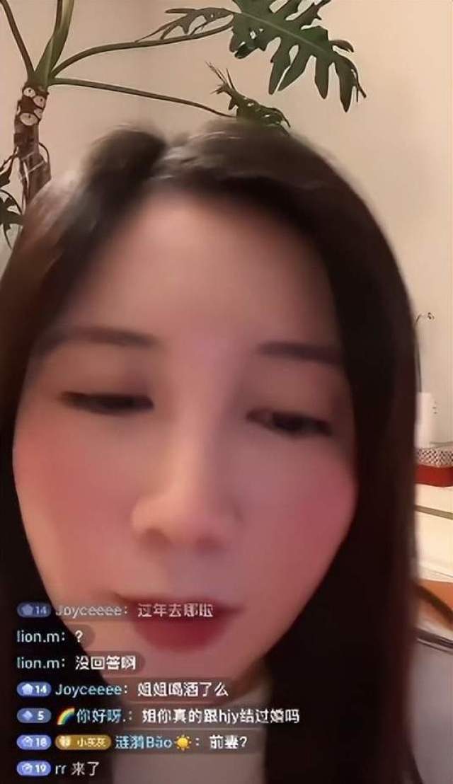 苏州地铁全网寻人!围巾女孩用善意温暖车厢,网友,这才是正能量! 苏州地铁全网寻人!围巾女孩用善意温暖车厢,网友,这才是正能量!