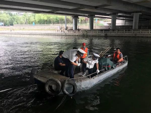 毕节水域惊现非法捕捞乱象,千米渔网围困生态危机,谁在破坏自然平衡? 毕节水域惊现非法捕捞乱象,千米渔网围困生态危机,谁在破坏自然平衡?