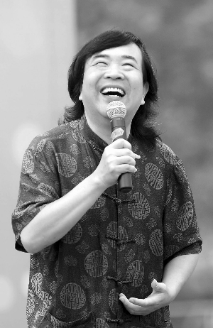 笑星丁少华离世，舞台上的笑声定格成永恒