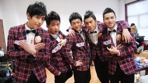 最忙五人组,当效率狂潮撞上人性温度 最忙五人组,当效率狂潮撞上人性温度