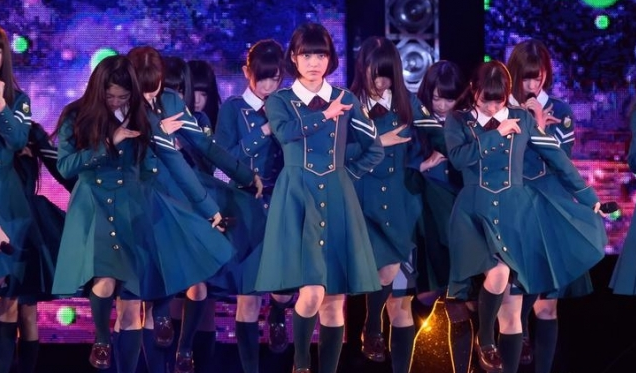 日本女团握手会遭无业男袭击事件,背后的社会反思与安全保障争议 日本女团握手会遭无业男袭击事件,背后的社会反思与安全保障争议