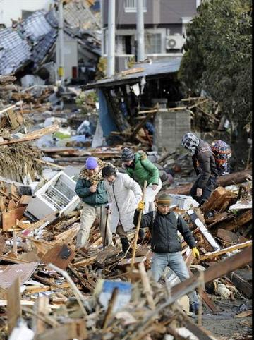日本遭遇强震，伤亡人数攀升，超10万民众紧急避难