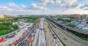 中央经济工作会议释信号，3件事不做，锚定高质量发展航向