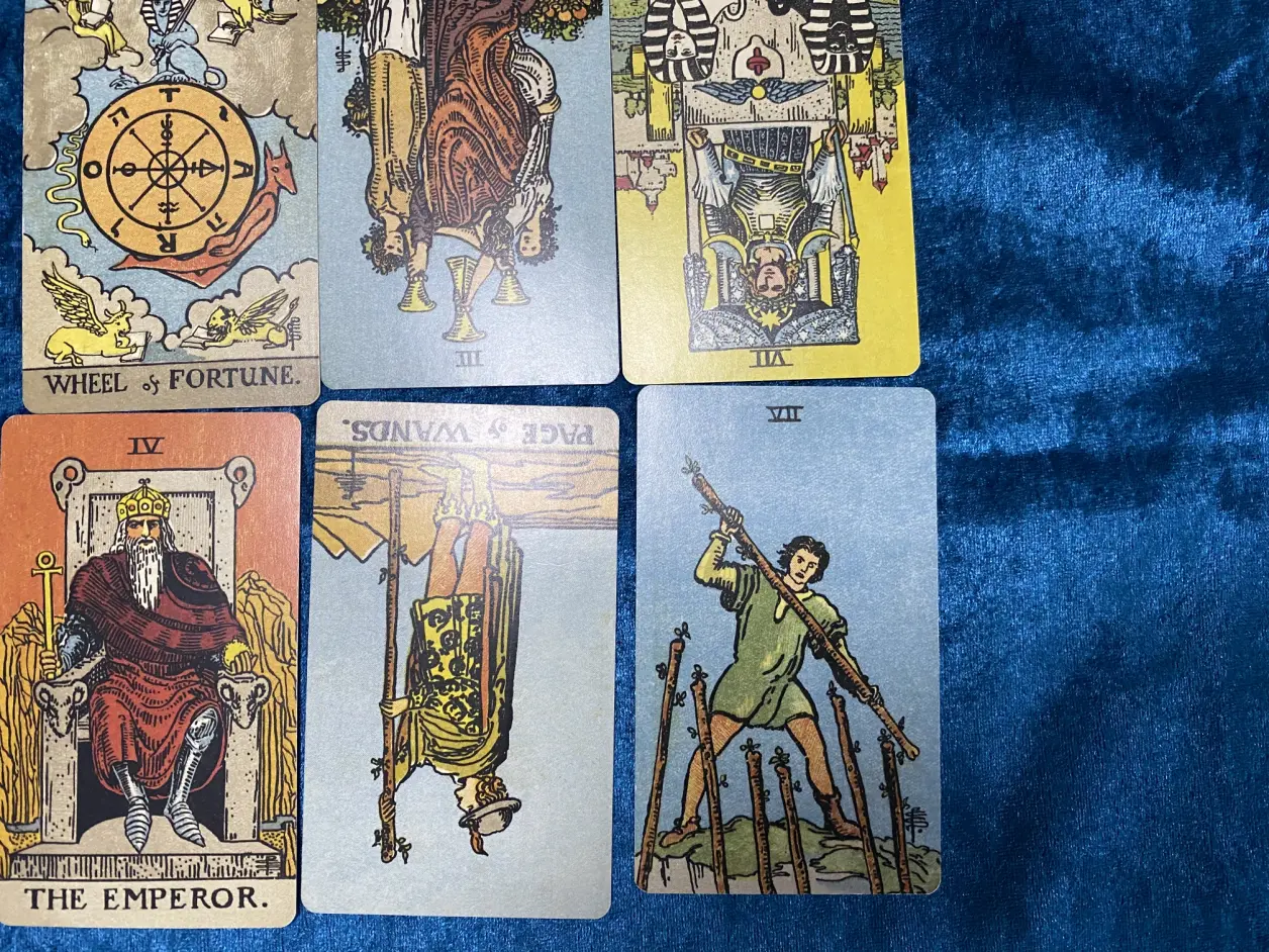 塔罗牌骗局，夫妻虚构占卜骗走270万，法律如何追责？