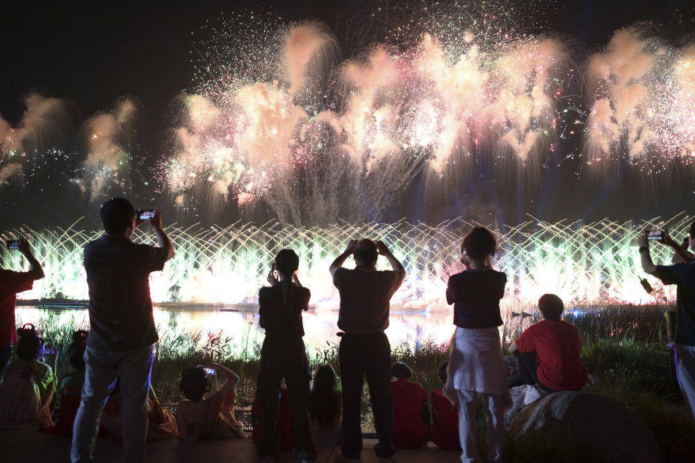 雪落紫禁城,人人人人共绘千年烟火 雪落紫禁城,人人人人共绘千年烟火