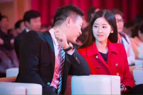 京东食堂现真情,刘强东父母亲炊展孝道 京东食堂现真情,刘强东父母亲炊展孝道