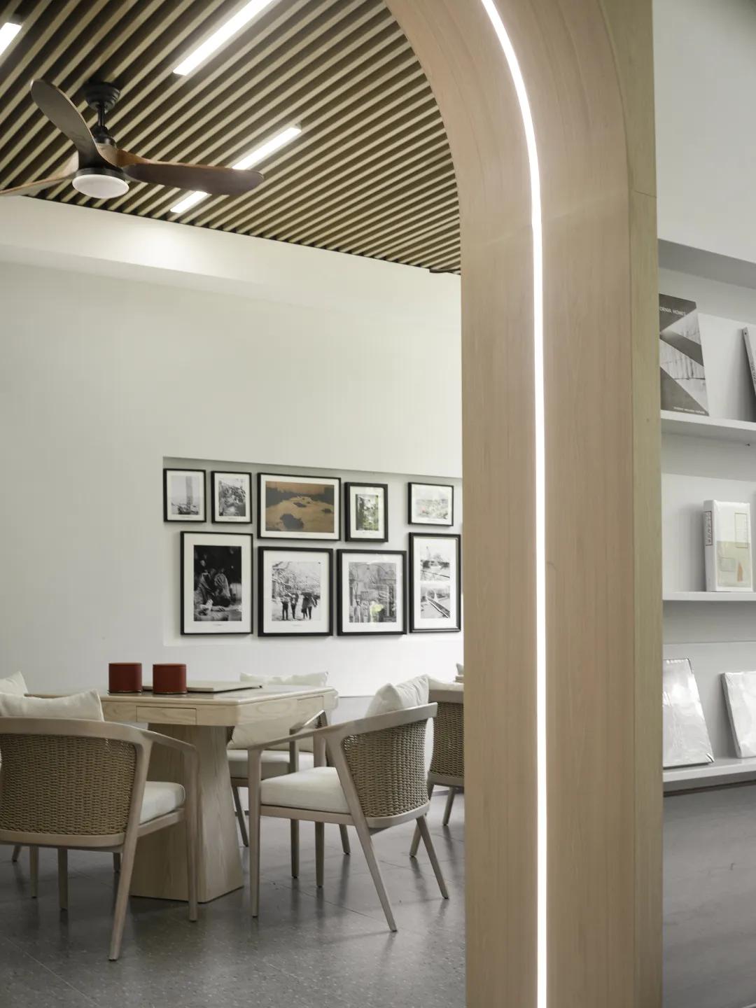 多元共响与和鸣未来—各界代表撞响和平大钟的文明启示 多元共响与和鸣未来—各界代表撞响和平大钟的文明启示