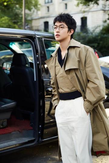 张颂文直播模仿现象背后的流量狂欢，当演技沦为表演的快消品